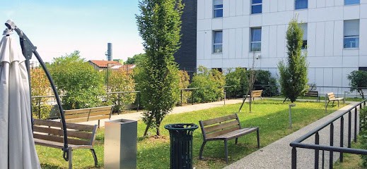 Ehpad Associatif Adef Résidences La Maison Du Tulipier, Maison de Retraite à Vénissieux