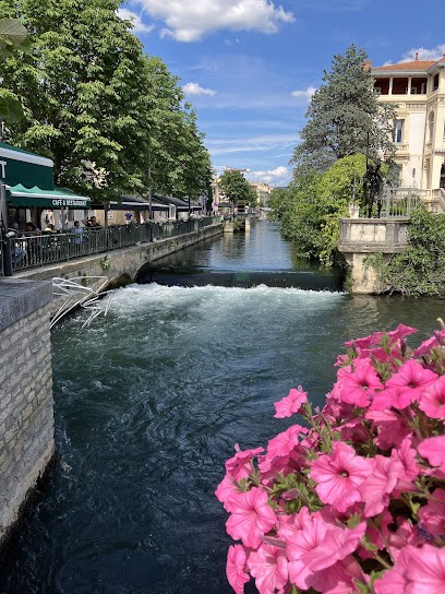 HABITAT PARTAGÉ le Logis des Cyprès, Maison de Retraite à Venasque