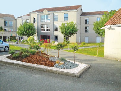 Ehpad Associatif Adef Résidences La Maison Du Grand Chêne, Maison de Retraite à Combs-la-Ville