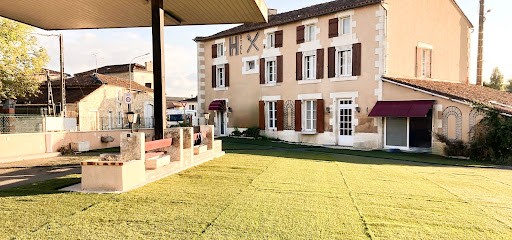 Maison Partagée Pour Séniors · La Colo'c De La Roche · En Charente, Maison de Retraite à Rivières