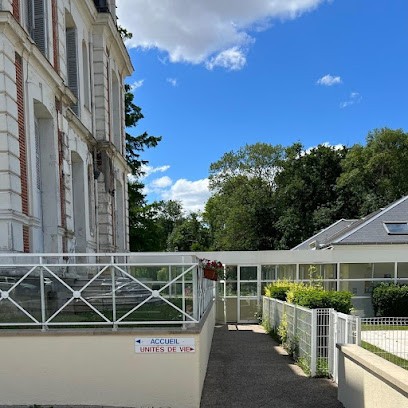 Residence Du Château De La Manderie, Maison de Retraite à Ouzouer-des-Champs