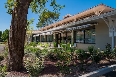 Résidence La Villa des Pins - emeis, Maison de Retraite à Andernos-les-Bains