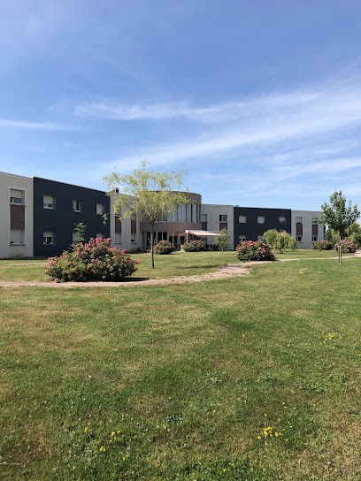 Résidence Le Clos Des Cèdres, Maison de Retraite à Pont-l'Évêque