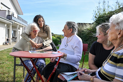 Colocation Ages & Vie De Vezins, Maison De Retraite à Vezins