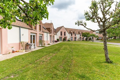 EHPAD Les Jardins D'Iroise De Tosny - La Résidence Du Lac, Maison de Retraite aux Andelys