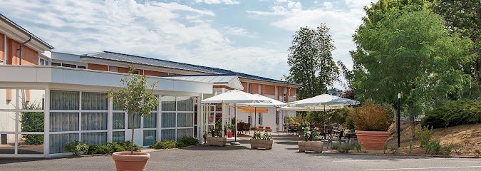 Résidence Du Château De Cosnac, Maison de Retraite à Cosnac