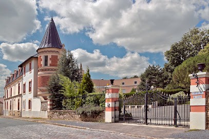 Maison De Retraite Le Château D'Eve, Maison de Retraite à Ève