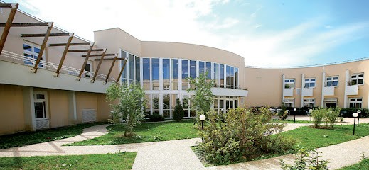 Ehpad Association Adef Résidences La Maison Du Cèdre Bleu, Maison de Retraite à Saint-Pierre-du-Perray