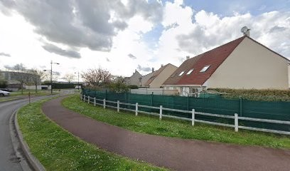 Comité D'Entraide Aux Français Rapatriés, Maison de Retraite au Coudray-Montceaux