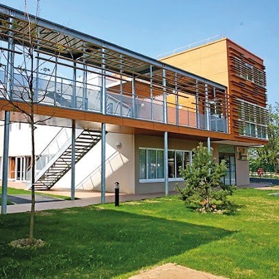 Ehpad Associatif Adef Résidences La Maison Du Jardin Des Roses, Maison de Retraite à Villecresnes