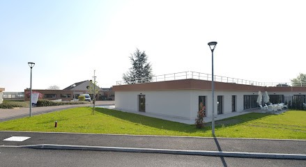 Résidence Les Cèdres de Paron - emeis, Maison de Retraite à Paron