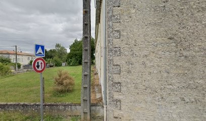 Maison De Retraite La Touche Petite Unite De Vie, Maison de Retraite à Genac-Bignac