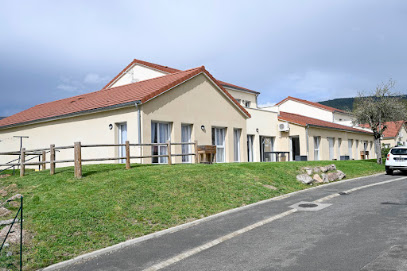 Maison Partagée Ages & Vie De Chabreloche, Maison De Retraite à Chabreloche