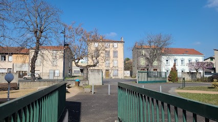 Maison De Retraite L'Ombelle, Maison de Retraite à Maringues