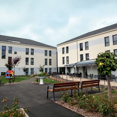 The House of Wicker Purple | Adef Residences, Maison de Retraite à Chaumont