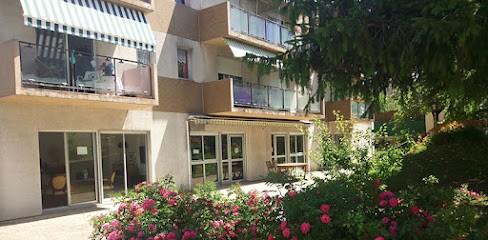 Résidence Autonomie Association Adef Résidences Les Roses, Maison de Retraite à Moret-Loing-et-Orvanne