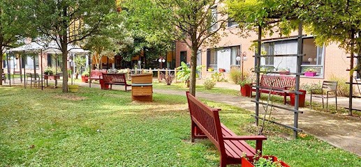 Ehpad Associatif Adef Résidences La Maison Du Laurier Noble, Maison de Retraite à Saint-Denis
