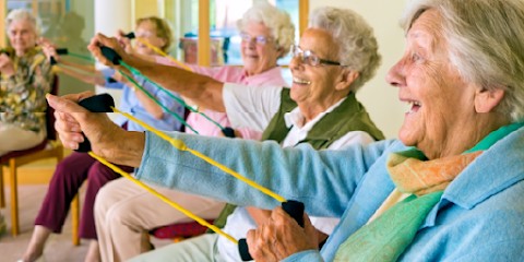 Domicile partagé pour seniors, Maison de Retraite à Saint-Saud-Lacoussière