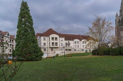 Maison De Retraite - ETIENNE-MARIE DE LA HANTE, Maison de Retraite à Crépy-en-Valois