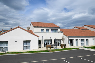 Maison Partagée Ages & Vie De Arlanc, Maison De Retraite à Arlanc
