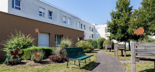 Ehpad Association Adef Résidences La Maison De L'Amandier, Maison de Retraite à Saint-Marcel