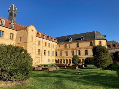 Le Clos Saint Gildas - Résidence Services Seniors, Maison de Retraite à Charlieu